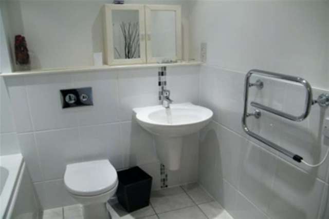  Image of 2 bedroom Flat to rent in Heol Glan Rheidol Cardiff CF10 at Cardiff, CF10 5NY