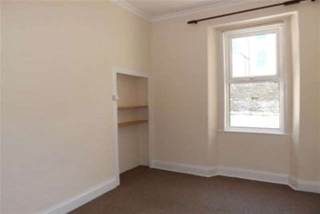  Image of 2 bedroom Flat to rent in Haystone Place Plymouth PL1 at Plymouth, PL1 5DU