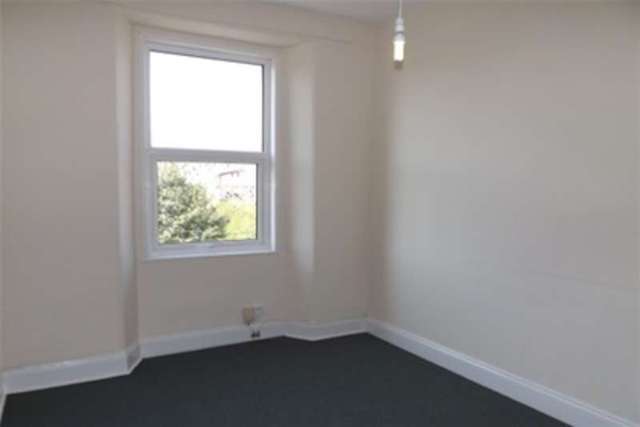  Image of 2 bedroom Flat to rent in Haystone Place Plymouth PL1 at Plymouth, PL1 5DU