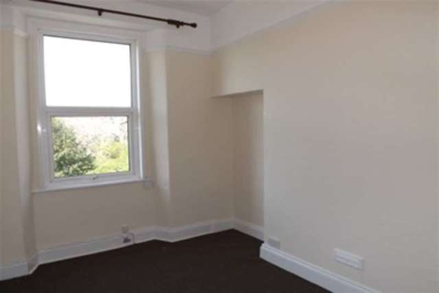  Image of 2 bedroom Flat to rent in Haystone Place Plymouth PL1 at Plymouth, PL1 5DU