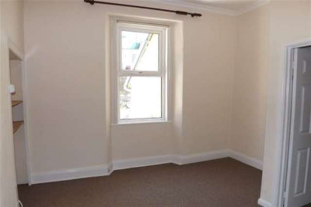  Image of 2 bedroom Flat to rent in Haystone Place Plymouth PL1 at Plymouth, PL1 5DU