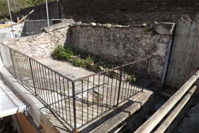  Image of 2 bedroom Flat to rent in Haystone Place Plymouth PL1 at Plymouth, PL1 5DU