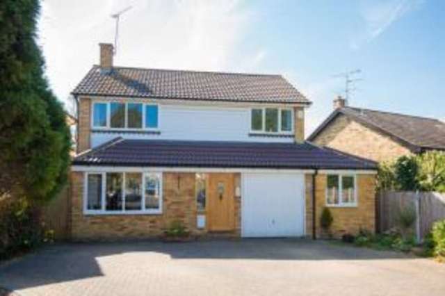  Image of 3 bedroom Detached house for sale in Haywards Close Hutton Brentwood CM13 at Hutton Brentwood Hutton, CM13 1RS