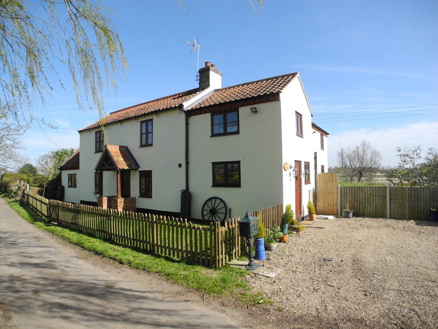  Image of 4 bedroom Cottage for sale in Heckingham Holes Heckingham Norwich NR14 at Heckingham Holes Heckingham Norwich, NR14 6QS
