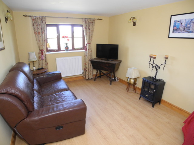  Image of 4 bedroom Cottage for sale in Heckingham Holes Heckingham Norwich NR14 at Heckingham Holes Heckingham Norwich, NR14 6QS