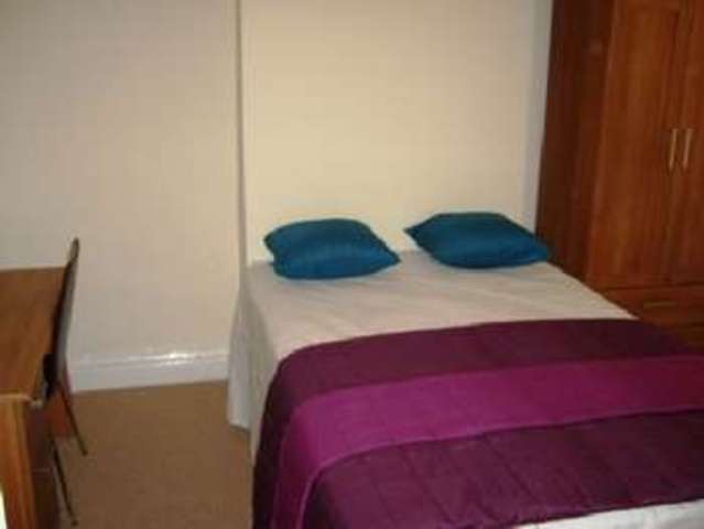  Image of 4 bedroom House Share to rent in Heeley Road Selly Oak Birmingham B29 at Selly Oak Bristol Selly Oak, B29 6EL
