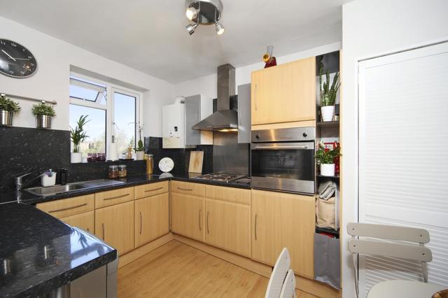  Image of 1 bedroom Property for sale in North Side Wandsworth Common London SW18 at Henry Harrison Court  Wandsworth Common North Side, SW18 2SR