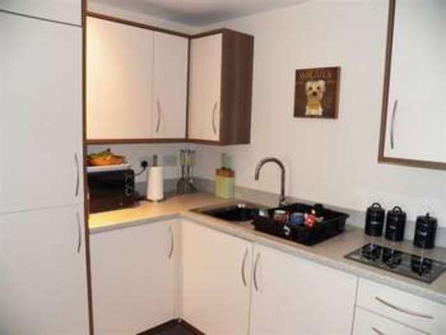  Image of 1 bedroom Flat for sale in Heol Cae Tynewydd Loughor Swansea SA4 at Heol Cae Tynewydd Loughor Loughor, SA4 6PW