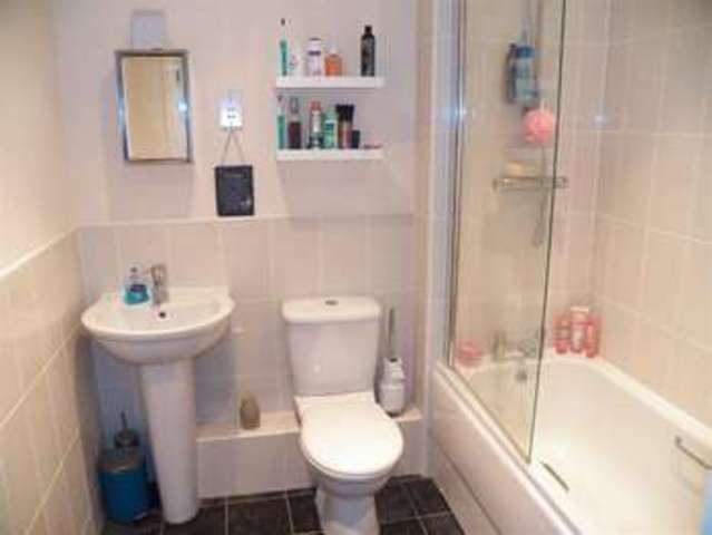  Image of 1 bedroom Flat for sale in Heol Cae Tynewydd Loughor Swansea SA4 at Heol Cae Tynewydd Loughor Loughor, SA4 6PW
