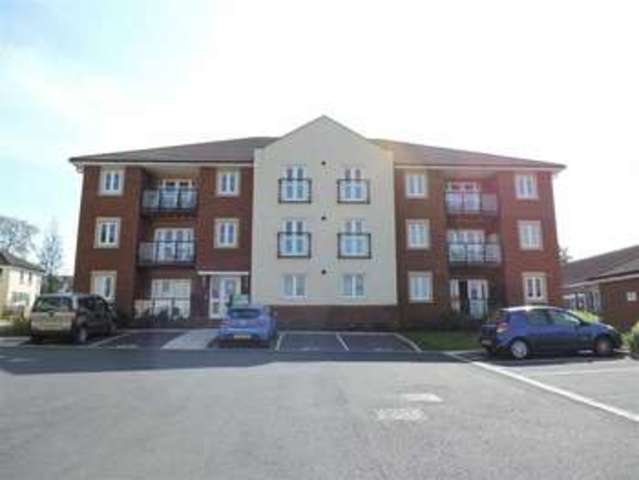  Image of 1 bedroom Flat for sale in Heol Cae Tynewydd Loughor Swansea SA4 at Heol Cae Tynewydd Loughor Loughor, SA4 6PW
