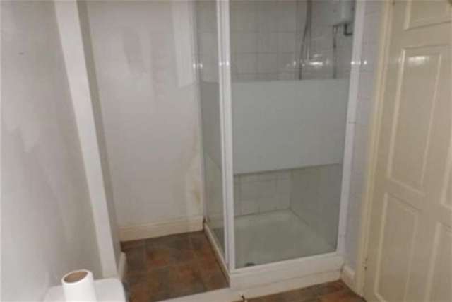  Image of 1 bedroom Flat to rent in High Street Margate CT9 at Margate, CT9 1DL