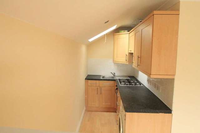  Image of 1 bedroom Flat to rent in High Street Sutton SM1 at Sutton, SM1 1NU