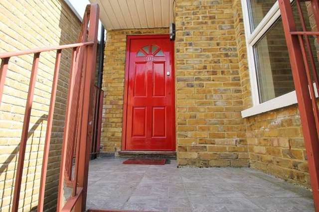  Image of 1 bedroom Flat to rent in High Street Sutton SM1 at Sutton, SM1 1NU
