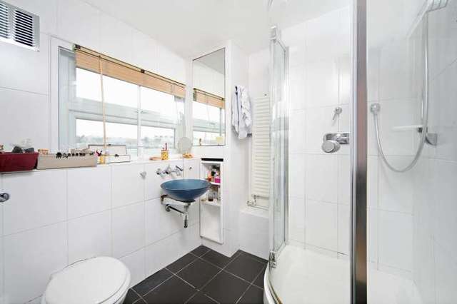  Image of 2 bedroom Flat to rent in Hogarth Road London SW5 at Hogarth Road  London, SW5 0PU