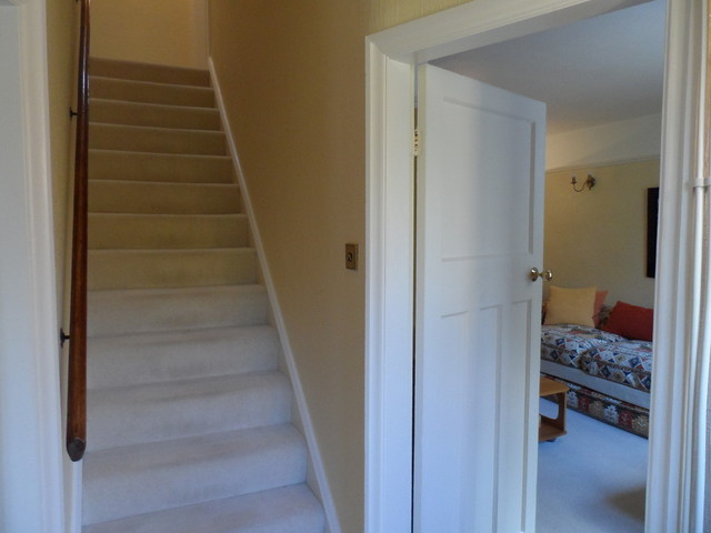  Image of 2 bedroom Cottage to rent in Holland Mount Bramhope Leeds LS16 at Holland Mount Bramhope Leeds, LS16 9BB