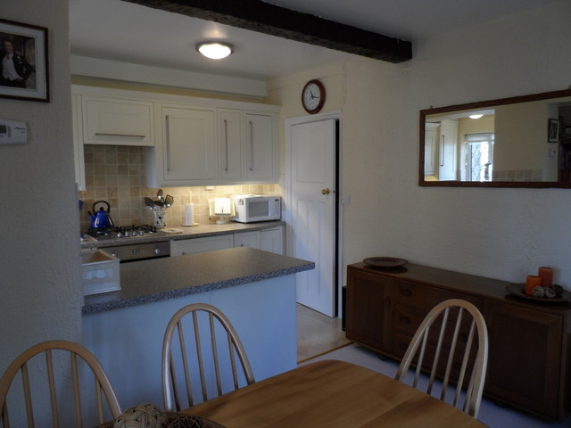  Image of 2 bedroom Cottage to rent in Holland Mount Bramhope Leeds LS16 at Holland Mount Bramhope Leeds, LS16 9BB