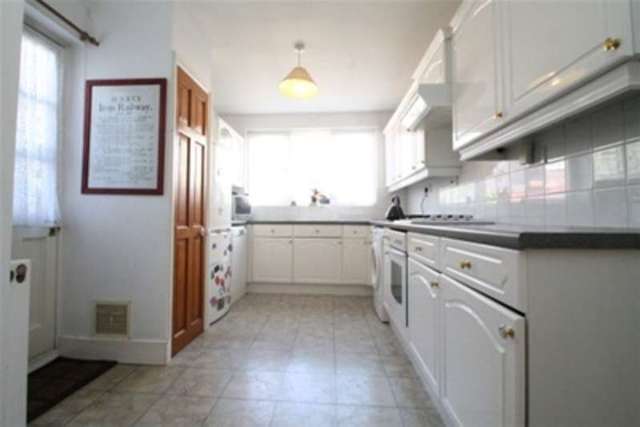  Image of 2 bedroom Detached house to rent in Howley Road Croydon CR0 at Croydon, CR0 1AZ