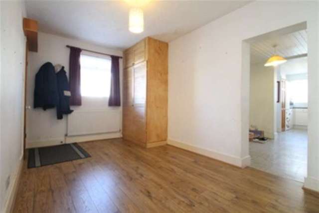  Image of 2 bedroom Detached house to rent in Howley Road Croydon CR0 at Croydon, CR0 1AZ