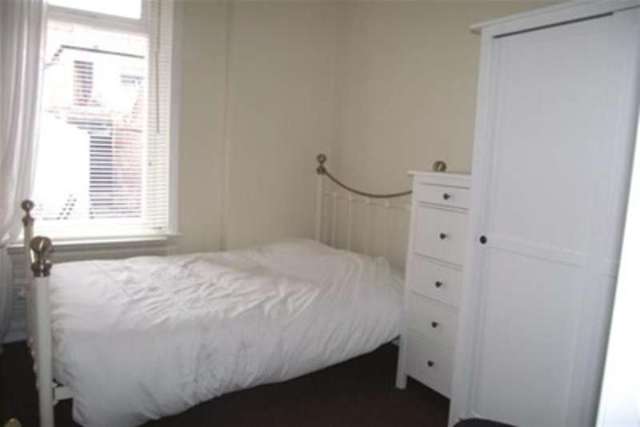  Image of 2 bedroom Flat to rent in Hazelwood Avenue Jesmond Newcastle upon Tyne NE2 at Newcastle upon Tyne, NE2 3HX