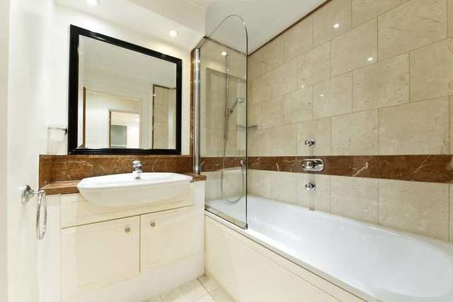  Image of 2 bedroom Ground Flat to rent in Keble Place London SW13 at Keble Place  London, SW13 8HL