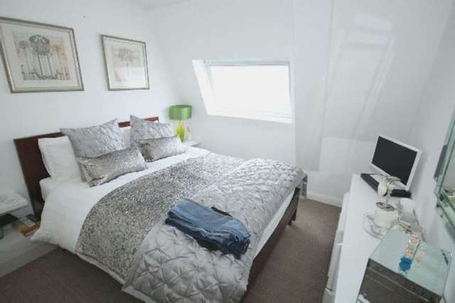  Image of 2 bedroom Flat for sale in Bridge Street Kenilworth CV8 at Kenilworth Hall  Kenilworth, CV8 1BQ