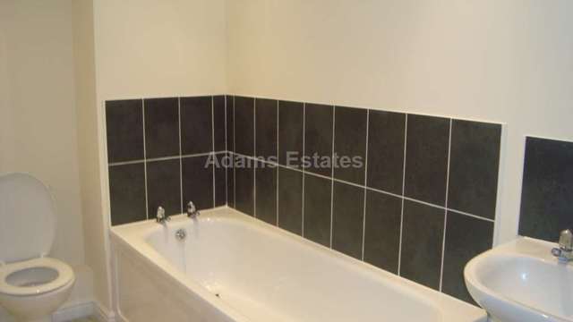  Image of 2 bedroom Apartment to rent in Regis Park Road Earley Reading RG6 at Kennet House Regis Park Road Reading, RG6 7AE