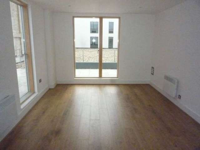  Image of 1 bedroom Apartment to rent in Foundry Lane Ipswich IP4 at College Street  Ipswich, IP4 1DJ