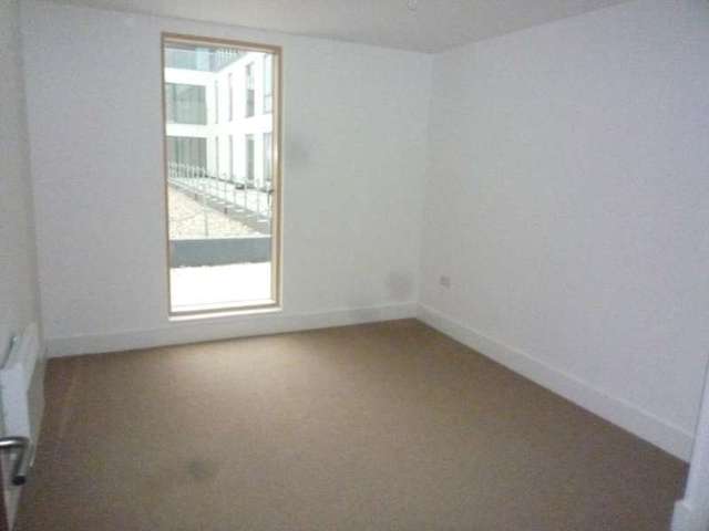  Image of 1 bedroom Apartment to rent in Foundry Lane Ipswich IP4 at College Street  Ipswich, IP4 1DJ