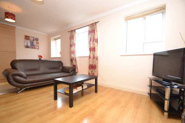  Image of 2 bedroom Flat to rent in King Street London W6 at King Street  London, W6 9JG