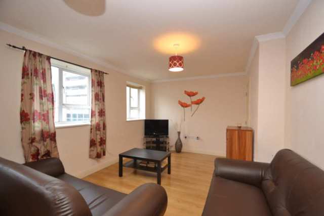  Image of 2 bedroom Flat to rent in King Street London W6 at King Street  London, W6 9JG