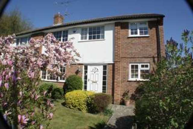  Image of 5 bedroom Semi-Detached house for sale in Kingfisher Drive Woodley Reading RG5 at Kingfisher Drive Woodley Reading, RG5 3LH