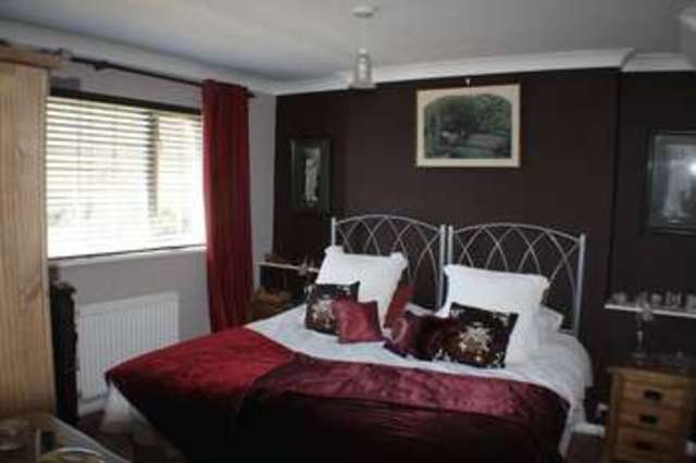  Image of 5 bedroom Semi-Detached house for sale in Kingfisher Drive Woodley Reading RG5 at Kingfisher Drive Woodley Reading, RG5 3LH