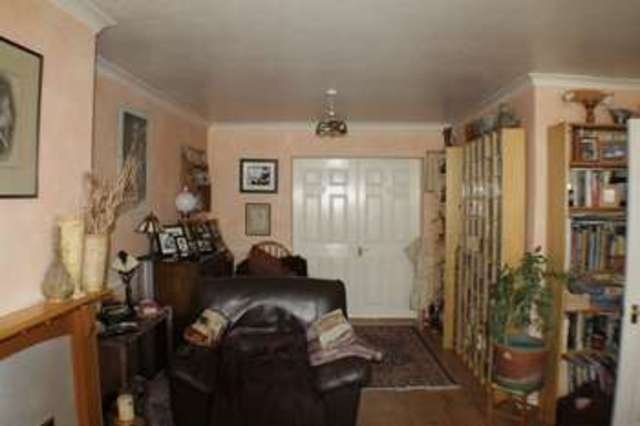  Image of 5 bedroom Semi-Detached house for sale in Kingfisher Drive Woodley Reading RG5 at Kingfisher Drive Woodley Reading, RG5 3LH