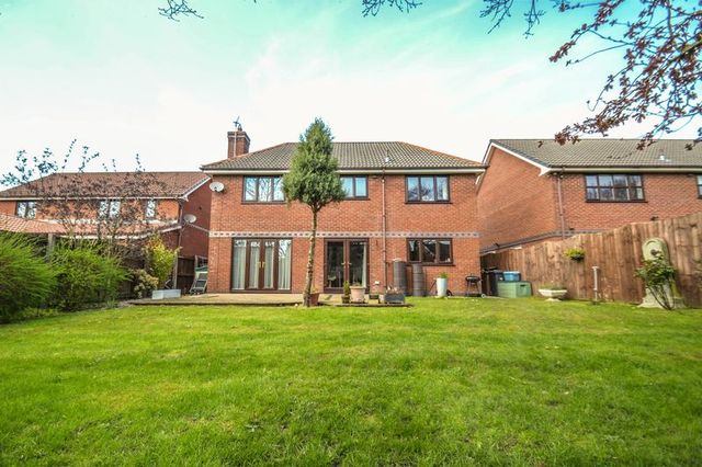  Image of 4 bedroom Detached house for sale in Kingsley Road Cottam Preston PR4 at Kingsley Road Cottam Preston, PR4 0LT