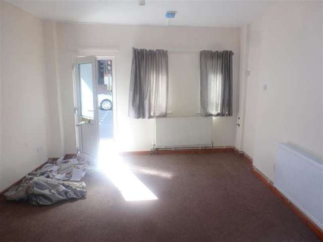 Image of 1 bedroom Ground Flat for sale in Kingston Road Portsmouth PO2 at Portsmouth Hampshire Portsmouth, PO2 7PD