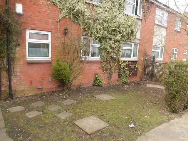  Image of 2 bedroom Flat for sale in Kirk Hill Bingham Nottingham NG13 at Kirk Hill Bingham Nottingham, NG13 8FF