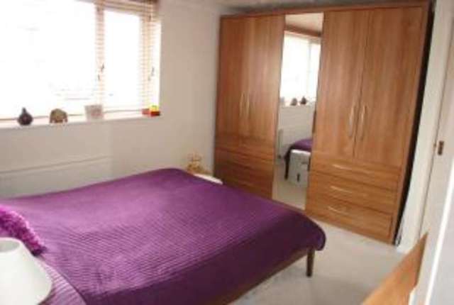  Image of 3 bedroom Terraced house for sale in Southwood Avenue Knaphill Woking GU21 at Knaphill Woking Knaphill, GU21 2EY