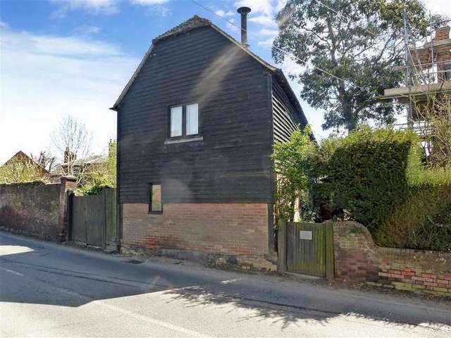  Image of 4 bedroom Detached house for sale in Lees Road Yalding Maidstone ME18 at Yalding Kent Maidstone, ME18 6HB