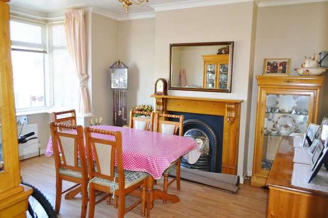  Image of 5 bedroom Detached house for sale in Limpsfield Road Warlingham CR6 at Warlingham Warlingham, CR6 9DS