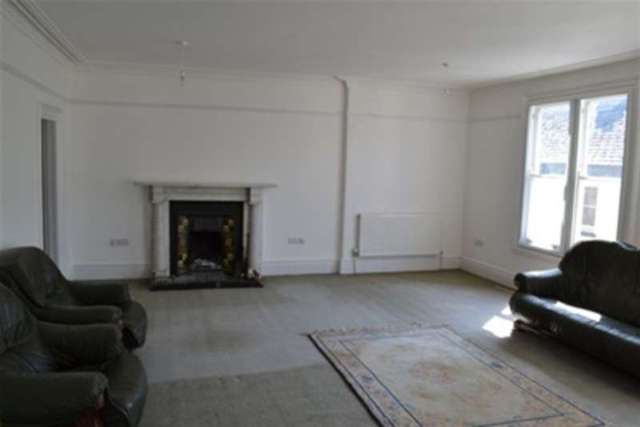  Image of 5 bedroom Detached house to rent in Castle Street Liskeard PL14 at Liskeard, PL14 3AU