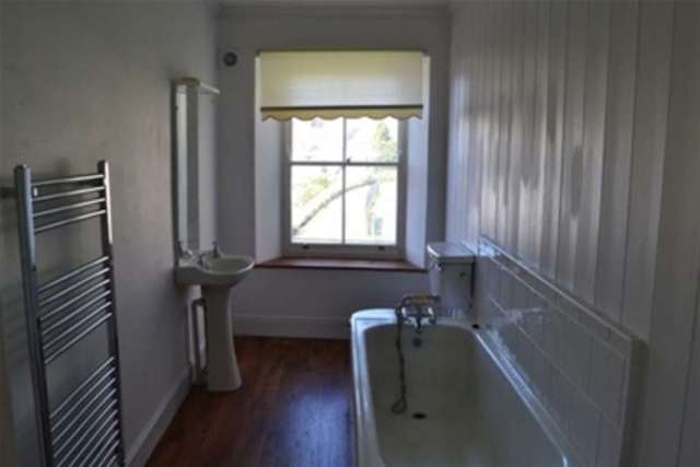  Image of 5 bedroom Detached house to rent in Castle Street Liskeard PL14 at Liskeard, PL14 3AU