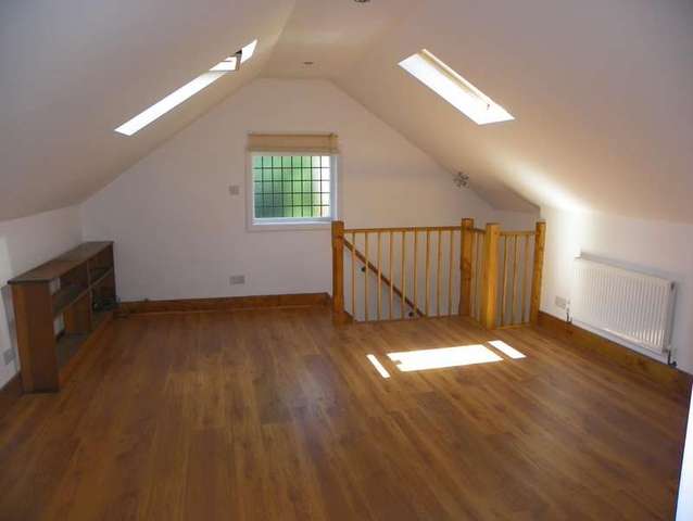  Image of 1 bedroom Detached house to rent in Borough Marsh Wargrave Reading RG10 at Loddon Drive Wargrave Reading, RG10 8HN