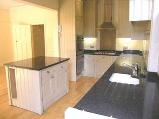  Image of 5 bedroom Detached house to rent in Lonsdale Road London SW13 at Lonsdale Road  Barnes, SW13 9JR