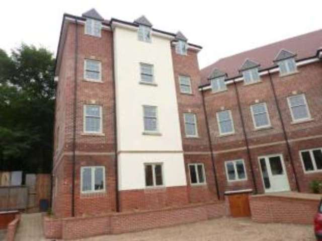  Image of 2 bedroom Flat for sale in Loughborough Road Leicester LE4 at Leicester  Belgrave, LE4 5PL