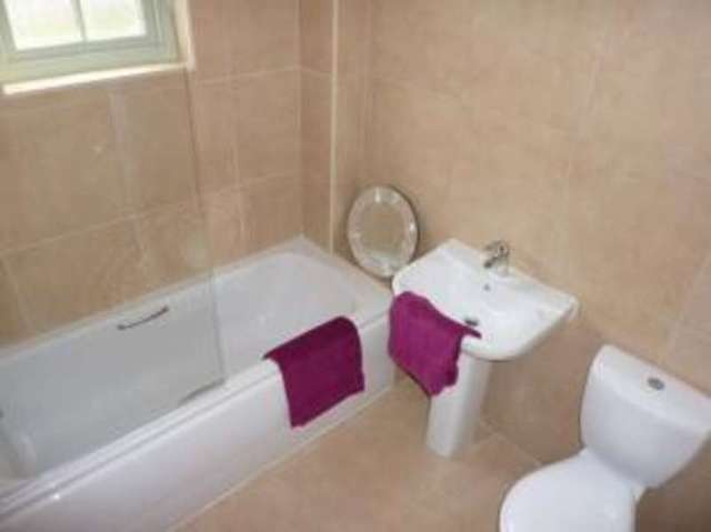  Image of 2 bedroom Flat for sale in Loughborough Road Leicester LE4 at Leicester  Belgrave, LE4 5PL