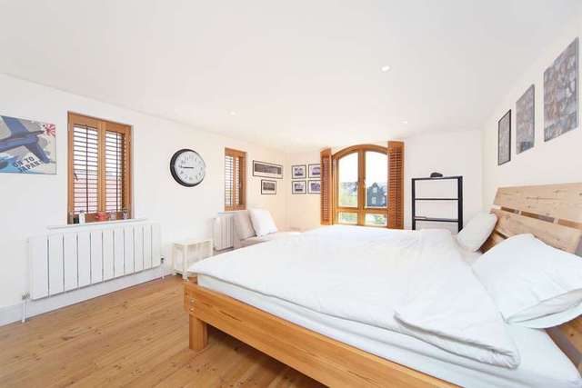  Image of 5 bedroom Detached house for sale in Madrid Road London SW13 at Madrid Road  Barnes, SW13 9PG