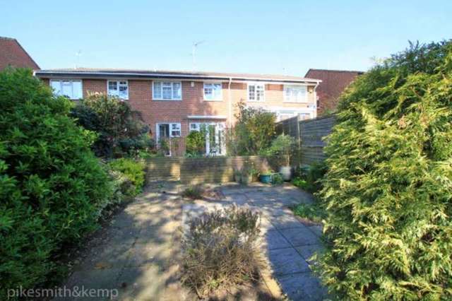  Image of 3 bedroom Terraced house for sale in Monycrower Drive Maidenhead SL6 at MAIDENHEAD, SL6 1YQ