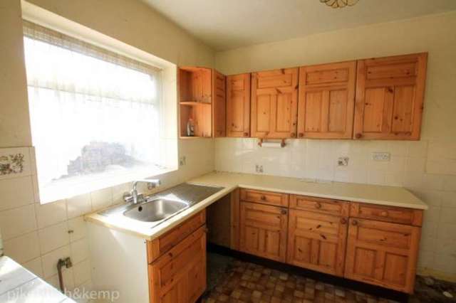  Image of 2 bedroom Maisonette for sale in Collier Close Maidenhead SL6 at MAIDENHEAD, SL6 7LD