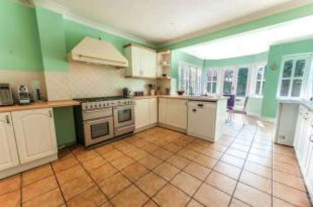  Image of 5 bedroom Detached house for sale in Pinkneys Road Maidenhead SL6 at Maidenhead Berkshire Pinkneys Green, SL6 5DJ