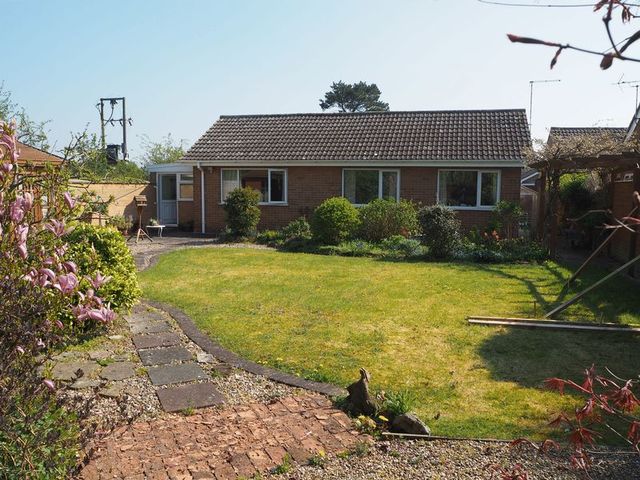  Image of 3 bedroom Detached house for sale in Manor Road Collingham Newark NG23 at Manor Road Collingham Newark, NG23 7PL